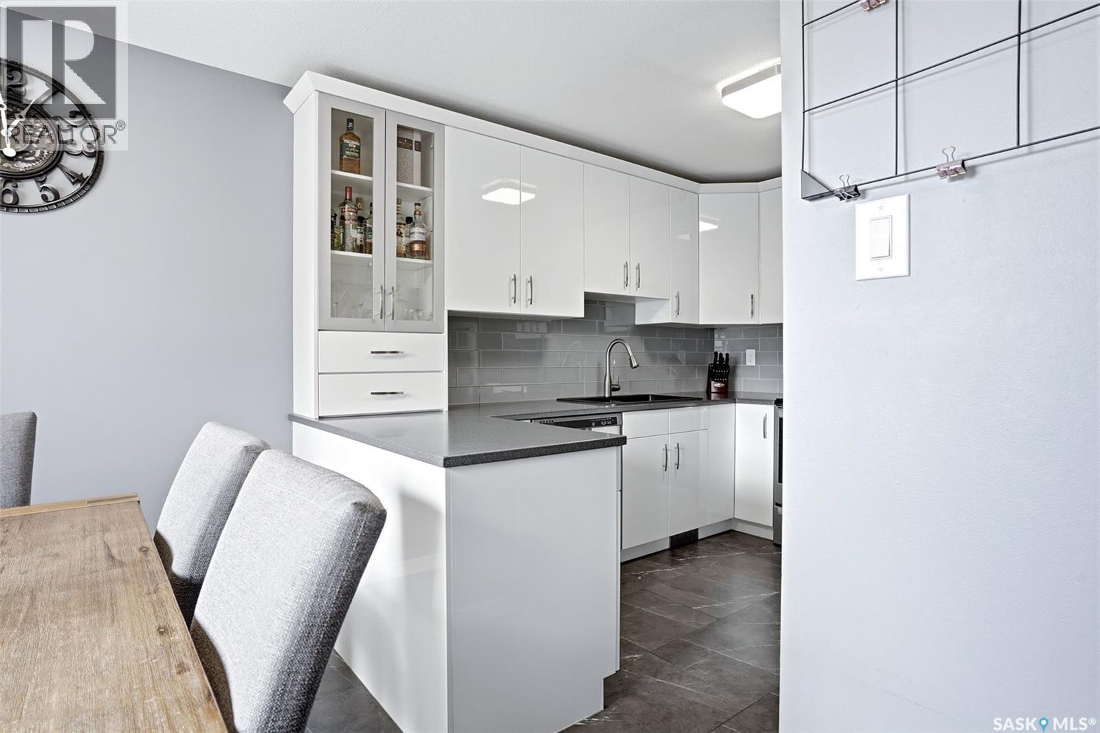 7203 Lawrence Drive, Regina, Saskatchewan  S4X 3X7 - Photo 8 - SK034471