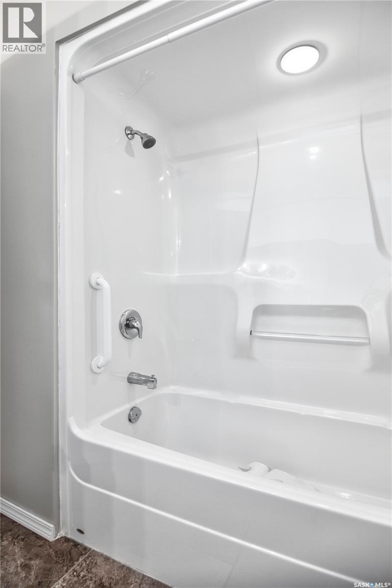 403 2781 Woodbridge Drive, Prince Albert, Saskatchewan  S6V 3Z9 - Photo 19 - SK034466