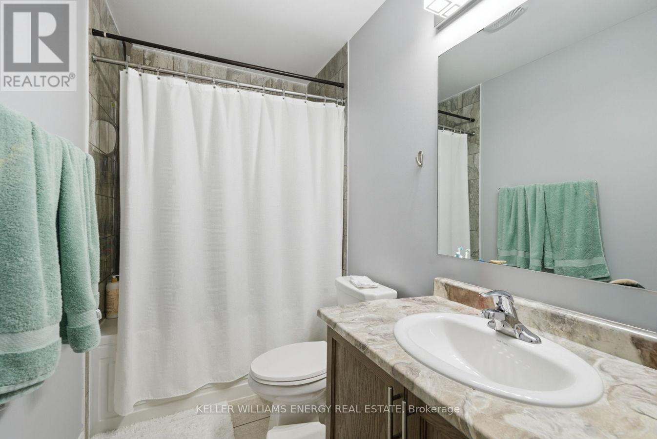 67 Tabaret Crescent, Oshawa, Ontario  L1L 0G5 - Photo 10 - E13062742