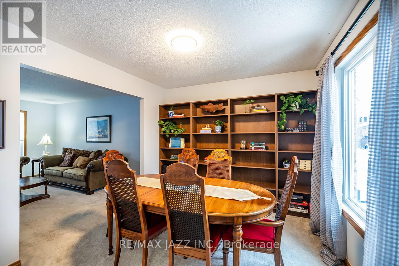 81 Burgby Avenue, Brampton, Ontario  L6X 3E2 - Photo 10 - W12868248