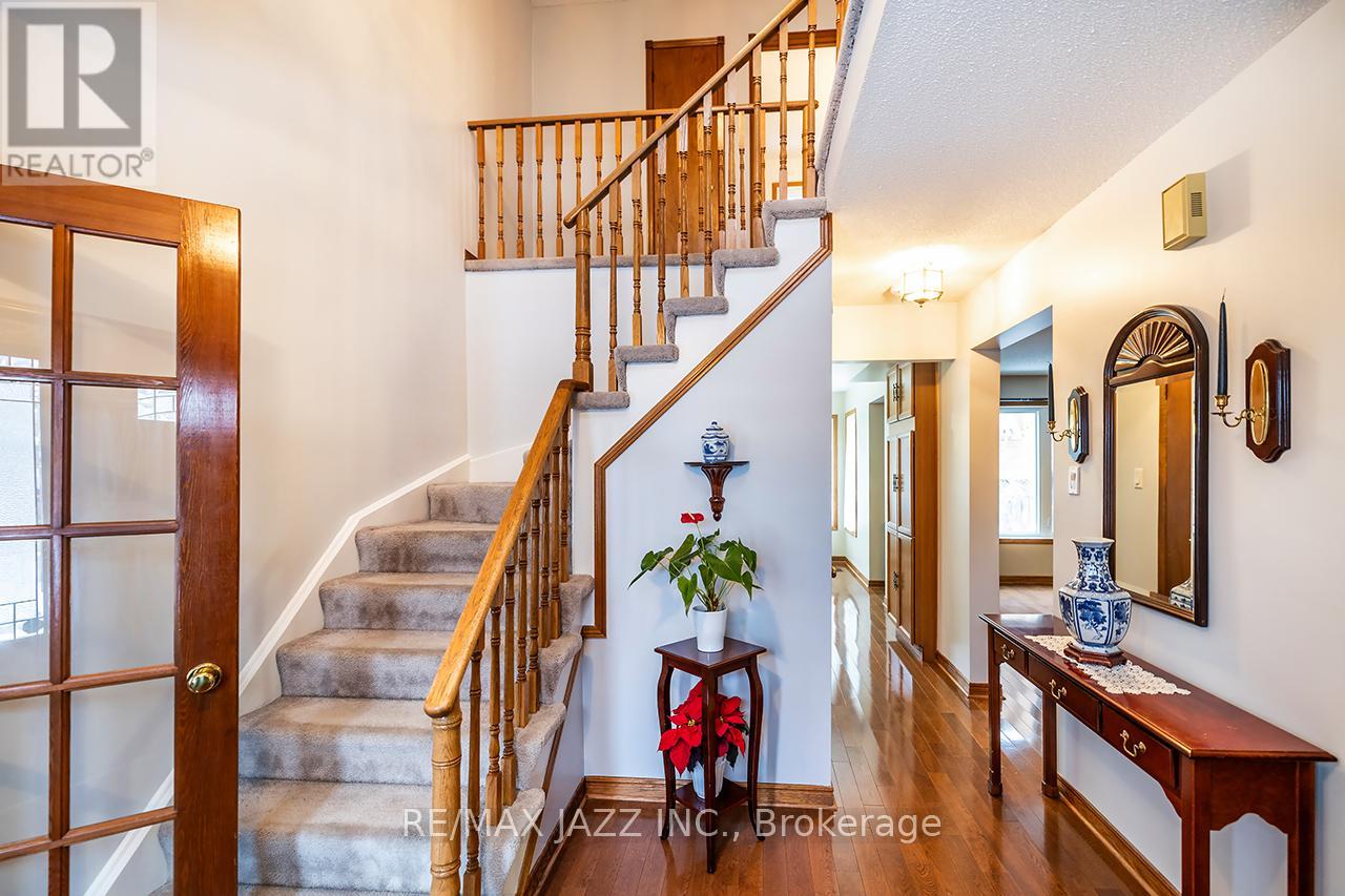 81 Burgby Avenue, Brampton, Ontario  L6X 3E2 - Photo 5 - W12868248