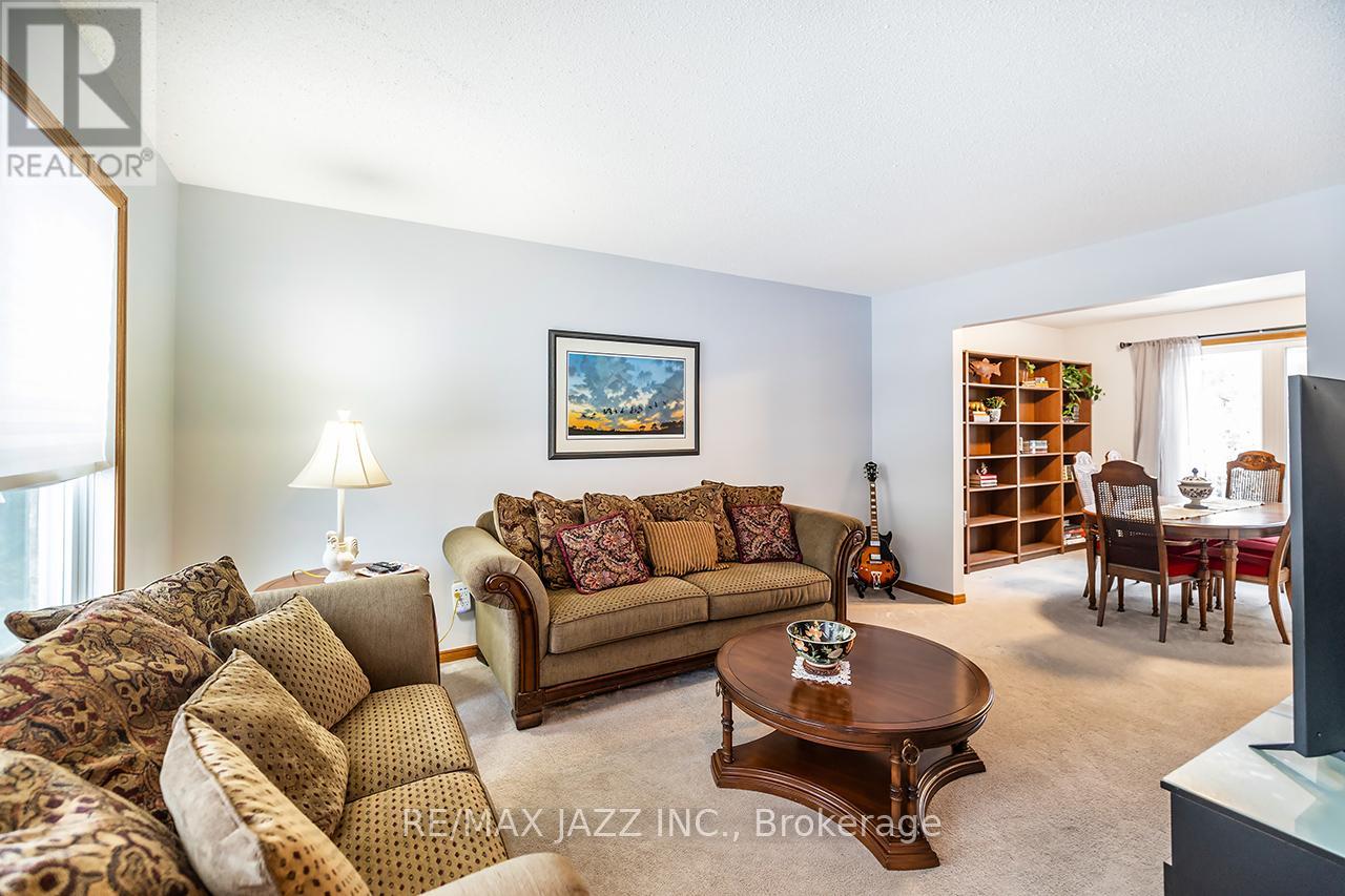 81 Burgby Avenue, Brampton, Ontario  L6X 3E2 - Photo 7 - W12868248