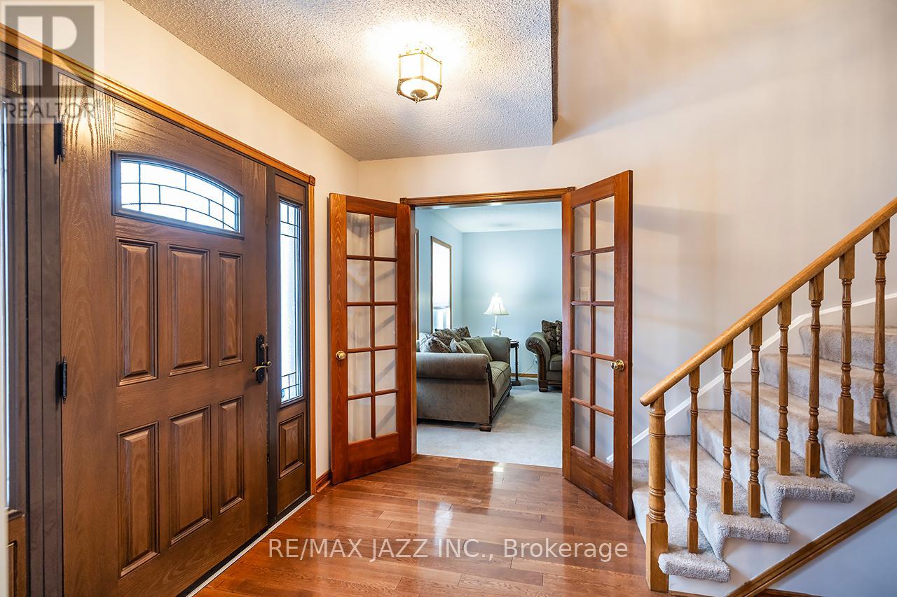 81 Burgby Avenue, Brampton, Ontario  L6X 3E2 - Photo 4 - W12868248