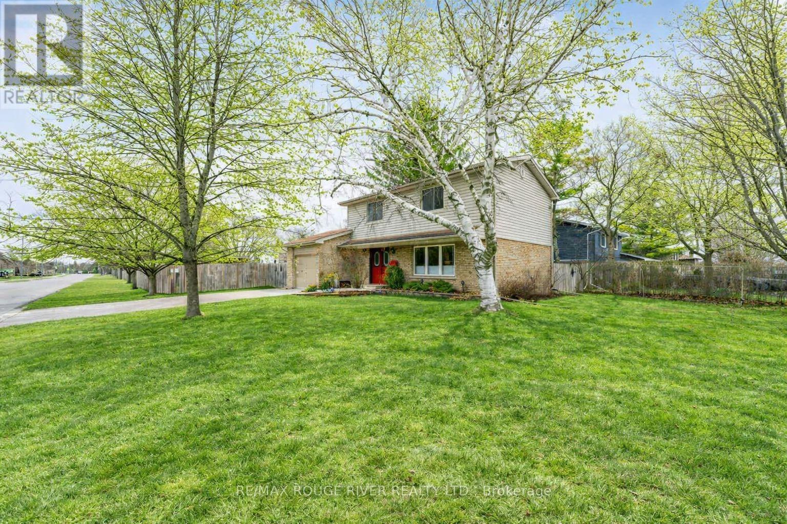 585 Burwash Street, Cobourg, Ontario  K9A 1Y7 - Photo 3 - X12806796
