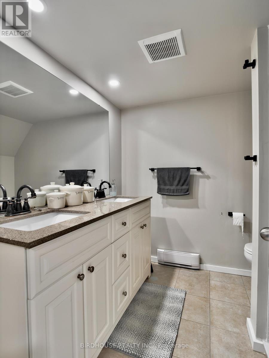119 Regent Street, Kawartha Lakes, Ontario  K9V 3V7 - Photo 17 - X12888466