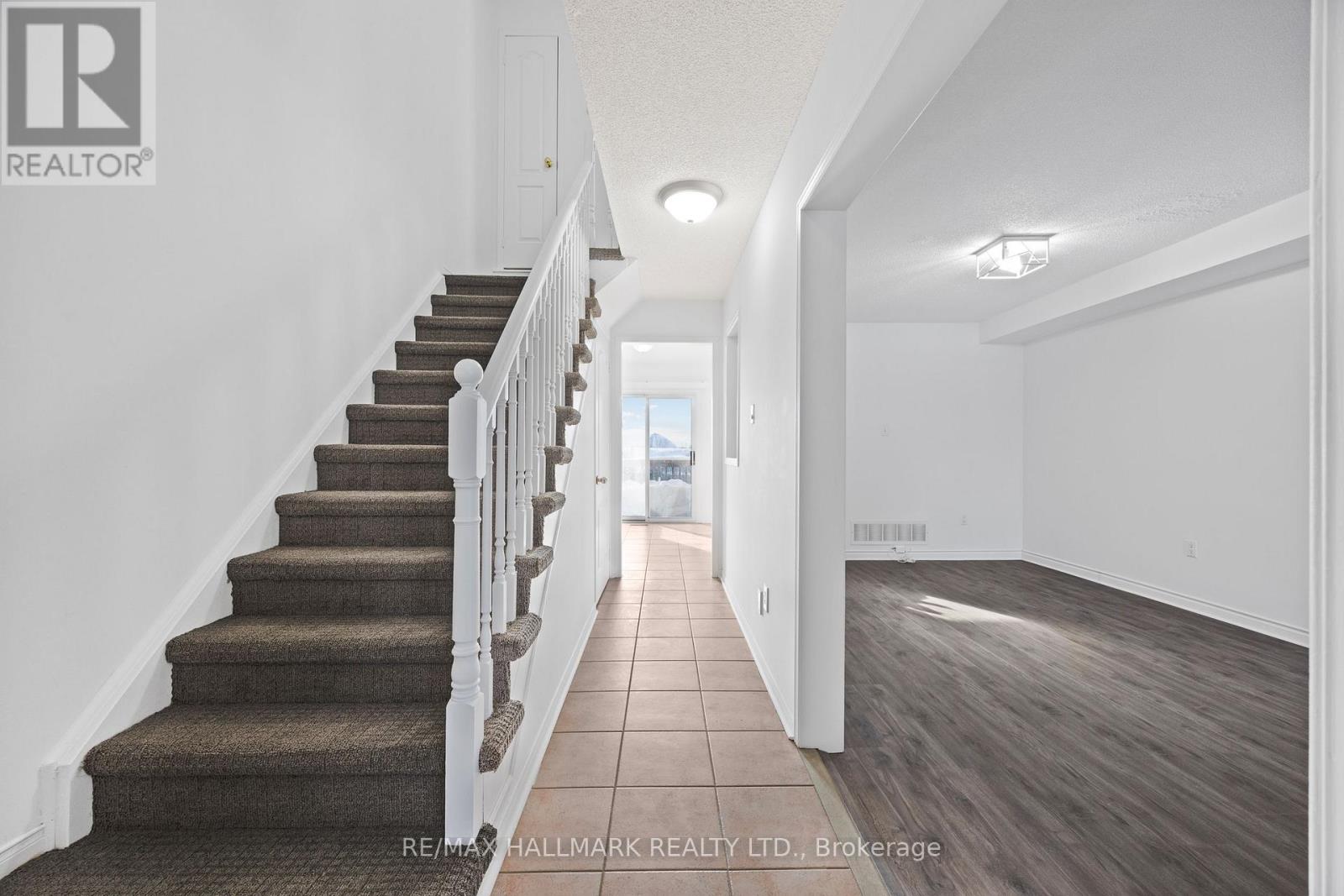 19 Parktree Drive, Vaughan, Ontario  L6A 2K9 - Photo 7 - N13063514