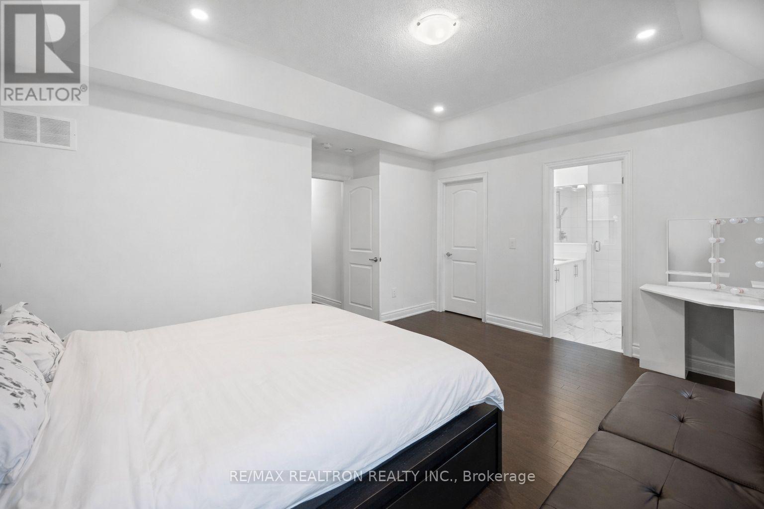 10 Neilly Terrace, Bradford West Gwillimbury, Ontario  L3Z 4K9 - Photo 24 - N13064258