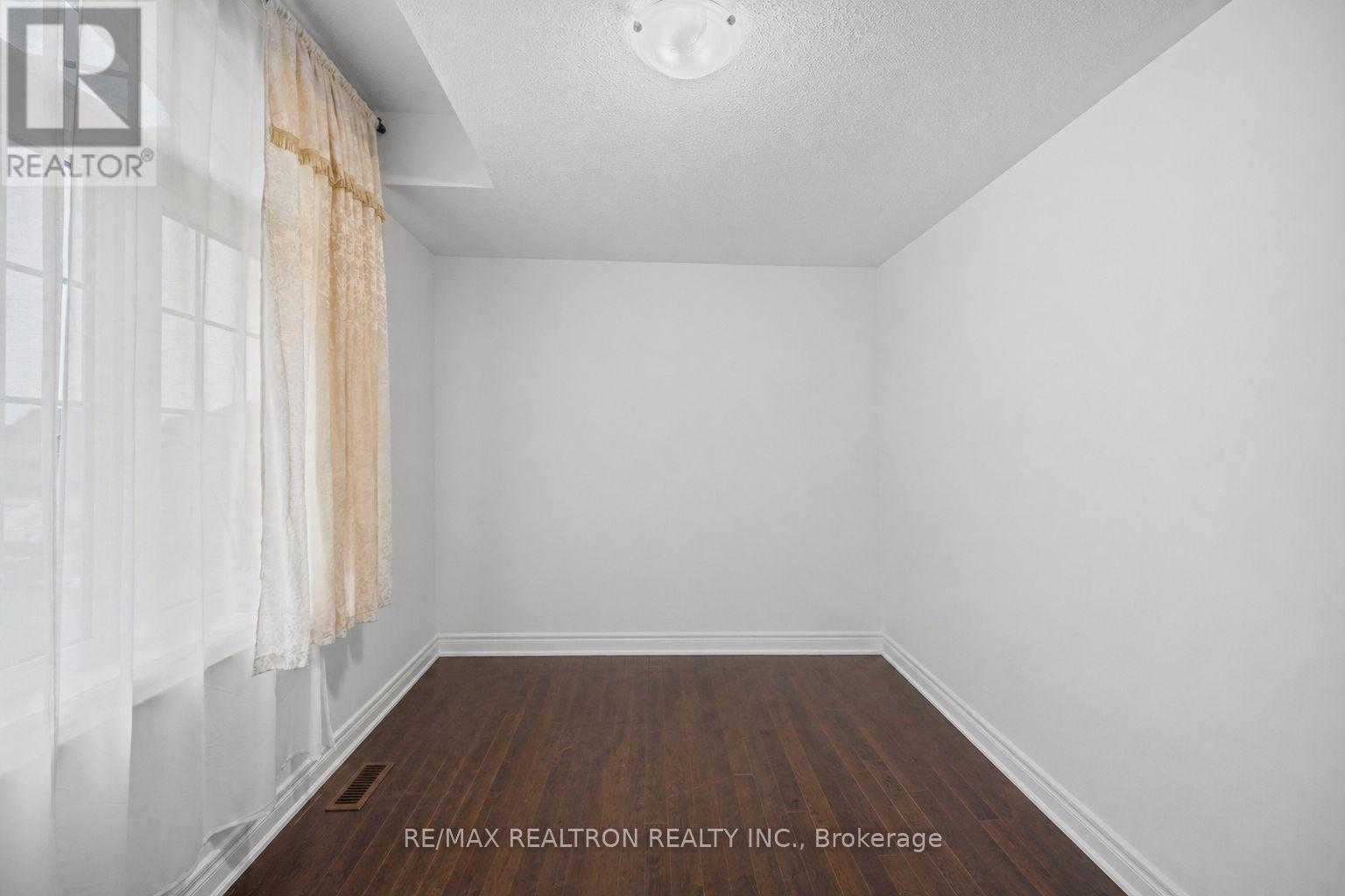 10 Neilly Terrace, Bradford West Gwillimbury, Ontario  L3Z 4K9 - Photo 35 - N13064258