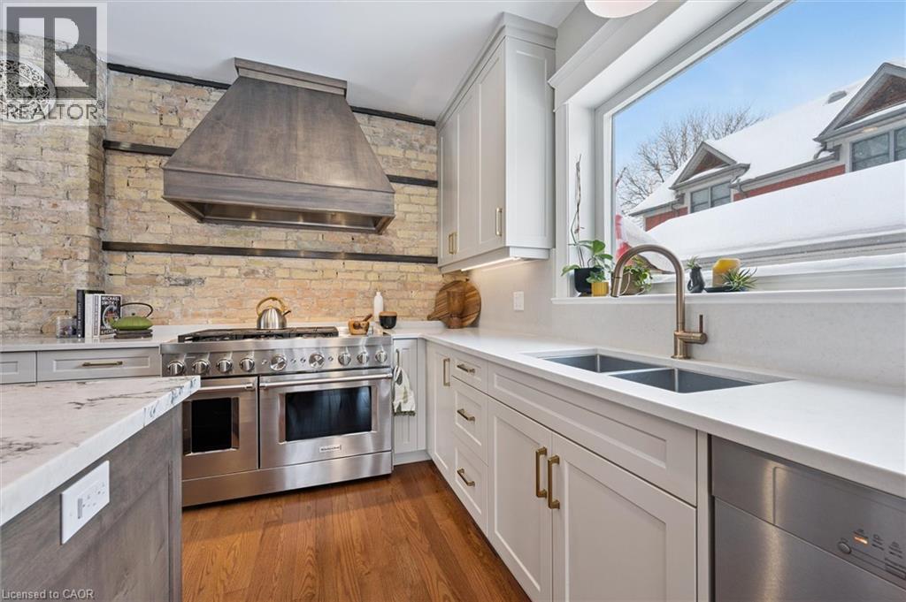 63 Menno Street, Waterloo, Ontario  N2L 2A6 - Photo 6 - 40802720