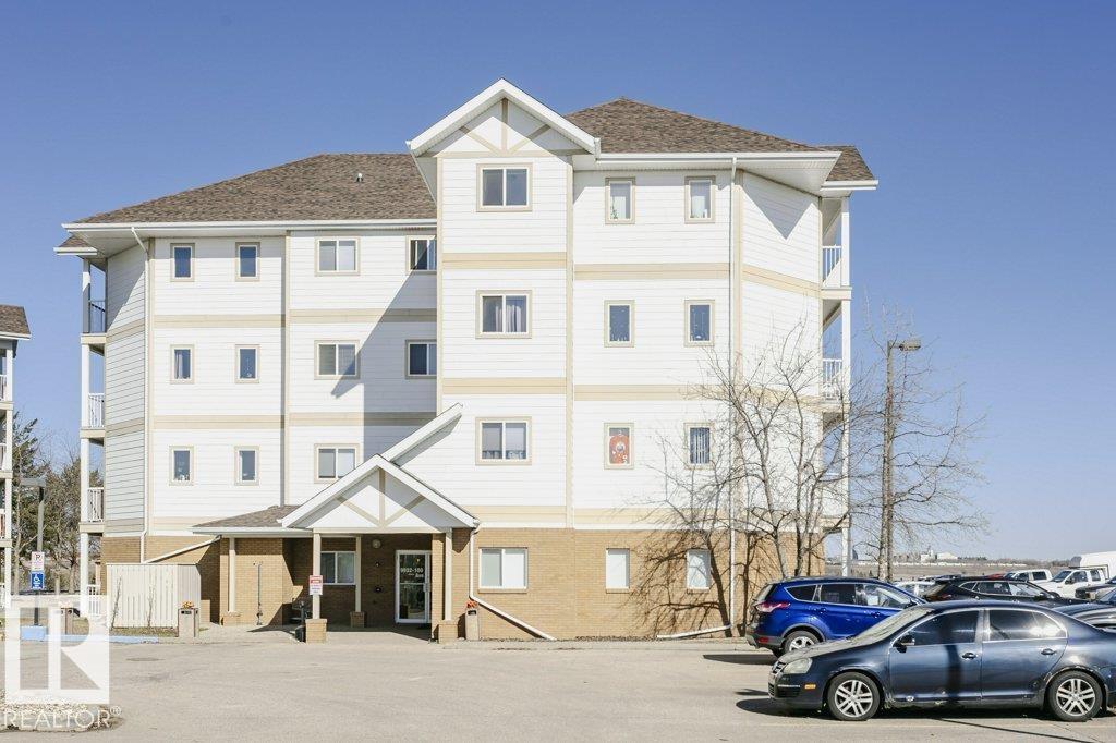 #205 9932 100 AV, fort saskatchewan, Alberta