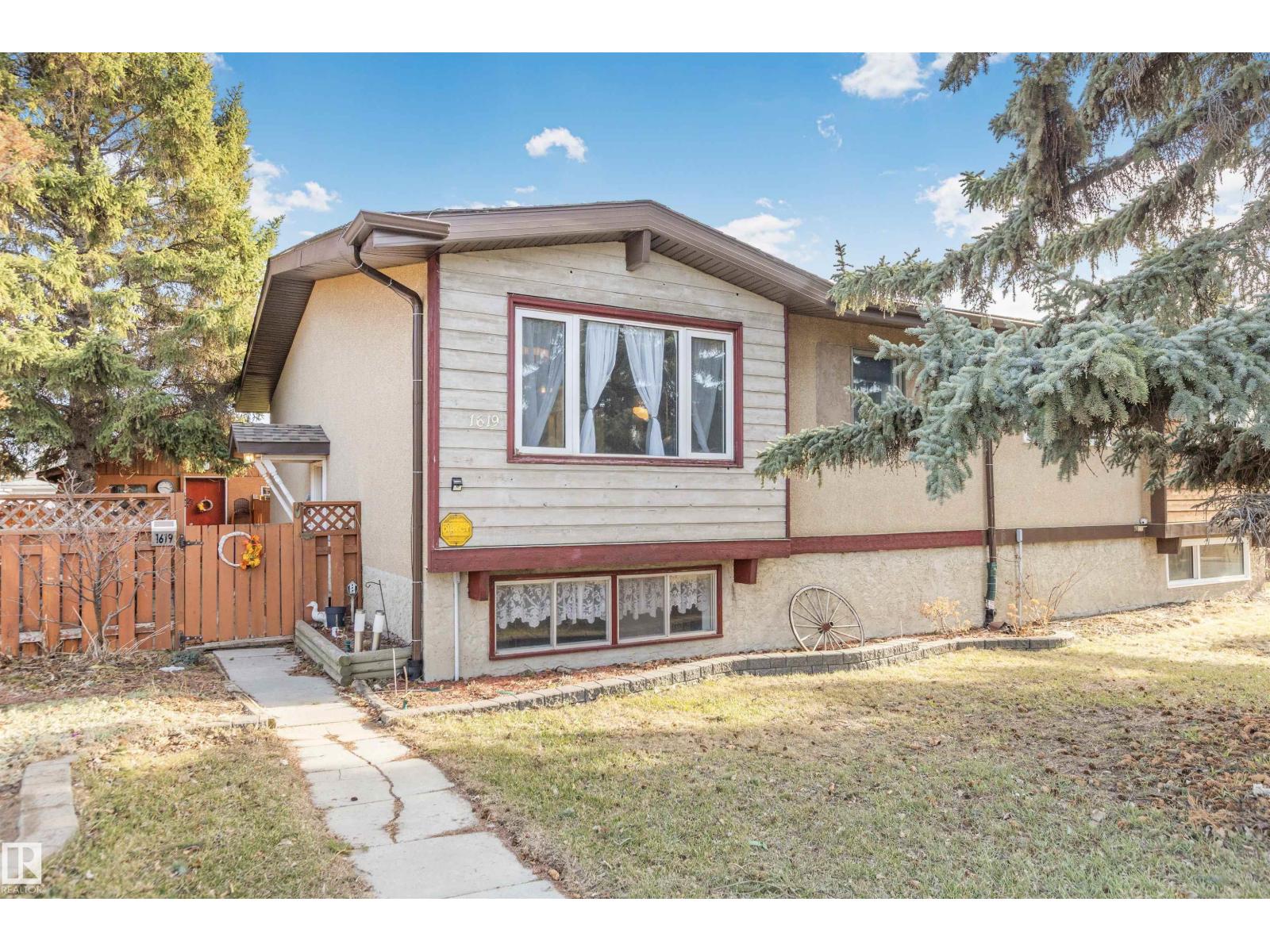 1619 Knottwood Rd N Nw, Edmonton, Alberta  T6K 2N3 - Photo 2 - E4484936