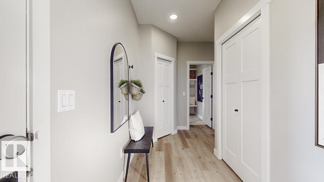 6339 175 Av Nw, Edmonton, Alberta  T5Y 4H2 - Photo 2 - E4484937