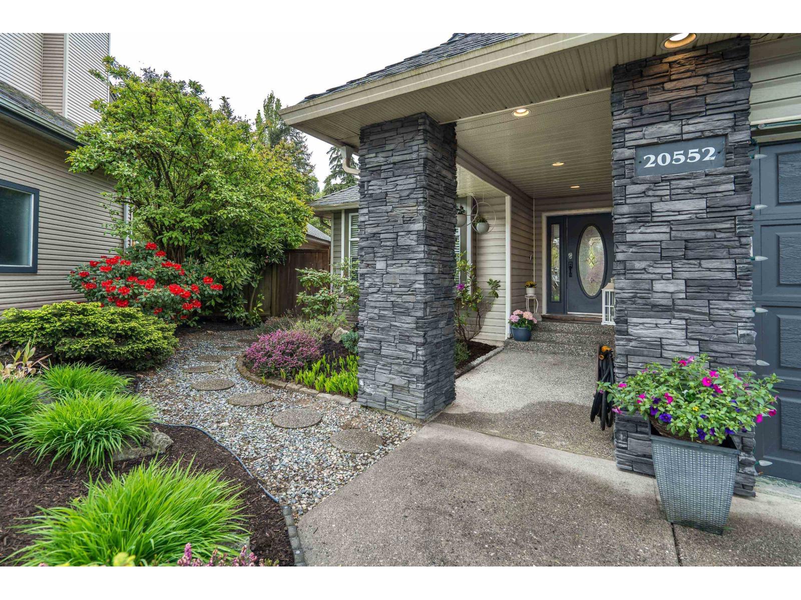 20552 96a Avenue, Langley, British Columbia  V1M 2H3 - Photo 2 - R3117310