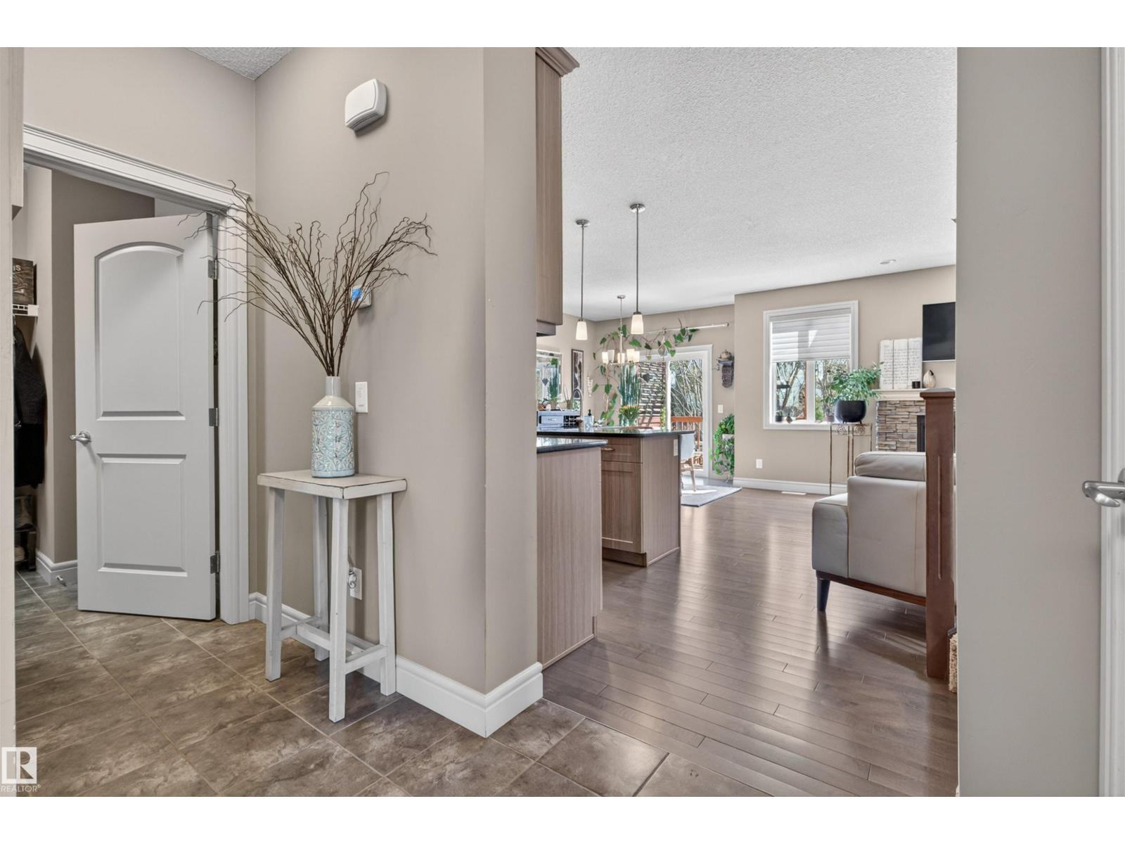 2313 Sparrow Cr Nw, Edmonton, Alberta  T5S 0G8 - Photo 4 - E4484933