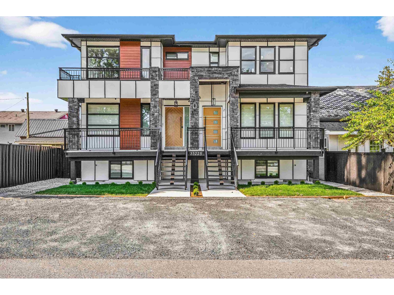 33225 5 Avenue, Mission, British Columbia  V2V 1V9 - Photo 1 - R3117181