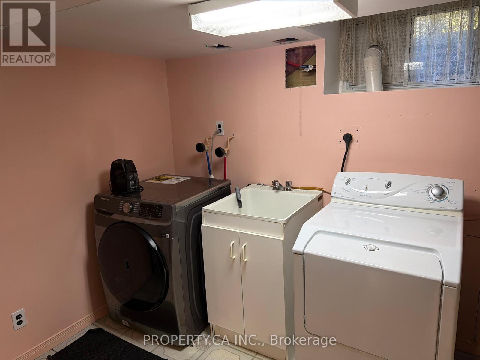 Lower - 3 Bondhead Place, Toronto (Thistletown-Beaumonde Heights), Ontario  M9V 2L9 - Photo 19 - W13064284