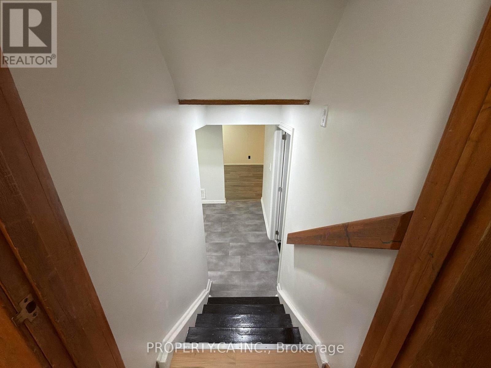 Lower - 3 Bondhead Place, Toronto (Thistletown-Beaumonde Heights), Ontario  M9V 2L9 - Photo 2 - W13064284