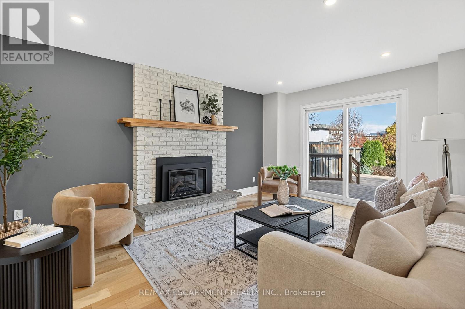 2347 Tweedsmuir Court, Burlington, Ontario  L7P 4K9 - Photo 10 - W13064332