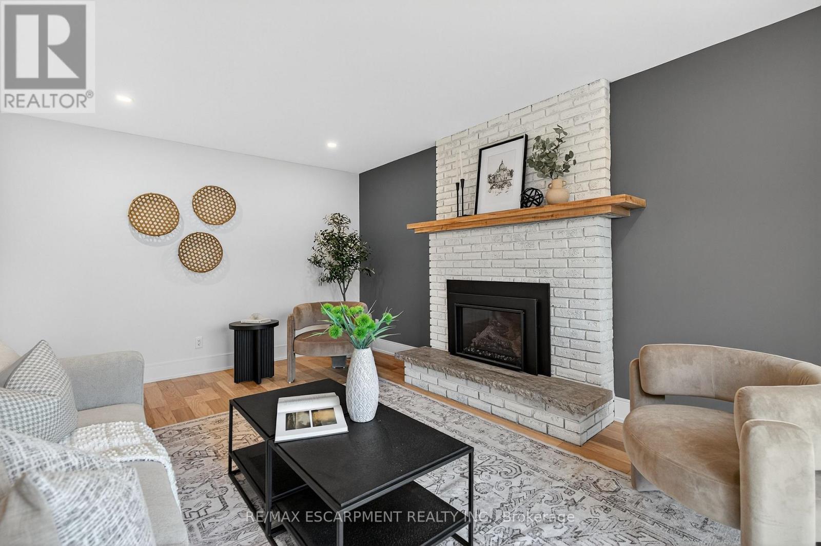 2347 Tweedsmuir Court, Burlington, Ontario  L7P 4K9 - Photo 12 - W13064332