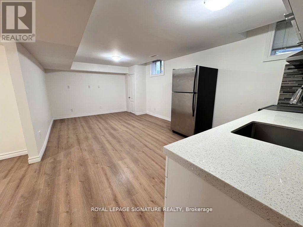 Bsmt - 285 Mississaga Street, Oakville, Ontario  L6L 6J8 - Photo 10 - W13064346
