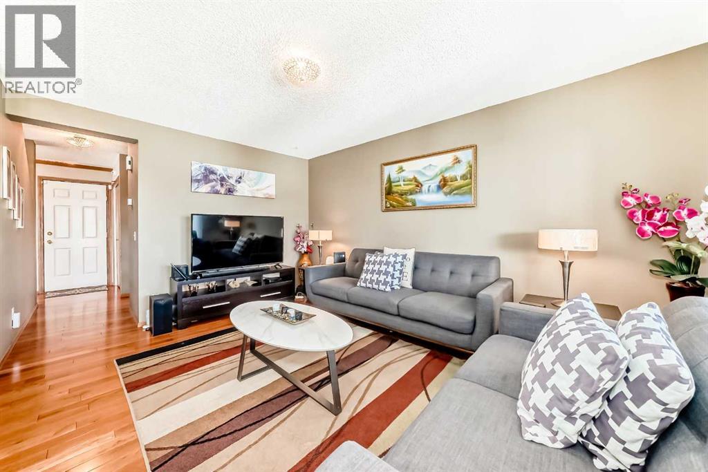 69 Applemont Place Se, Calgary, Alberta  T2A 7S3 - Photo 2 - A2299151