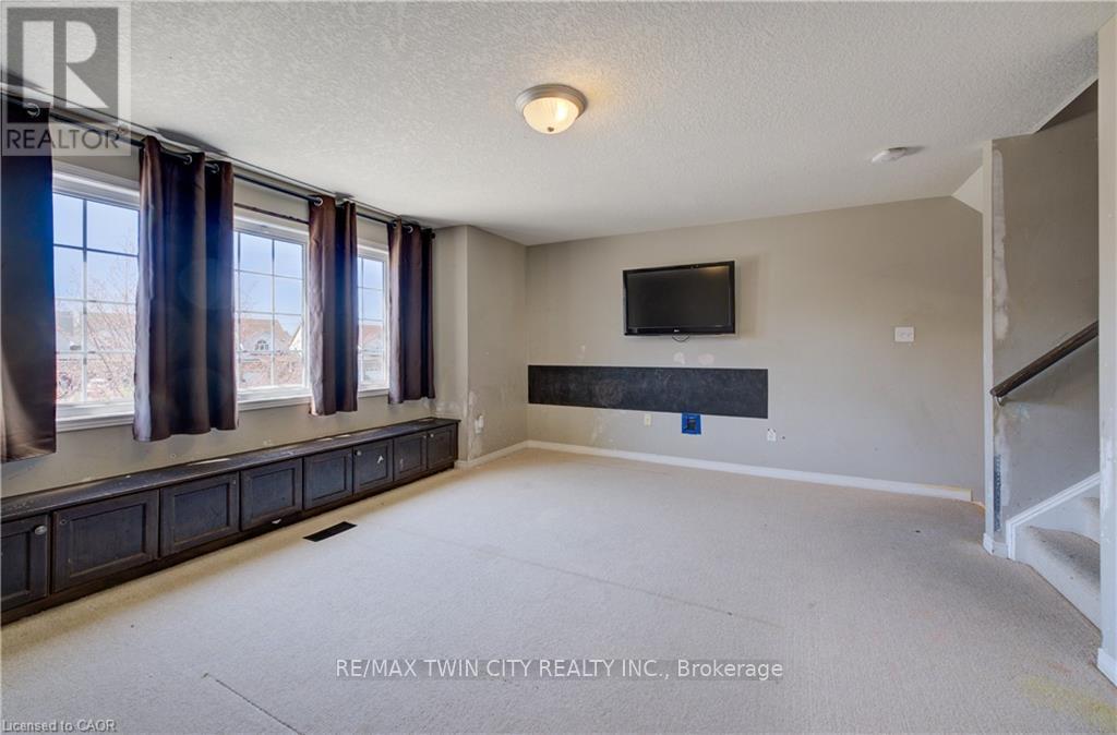 E34 - 110 Activa Avenue, Kitchener, Ontario  N2E 3T3 - Photo 12 - X13064158