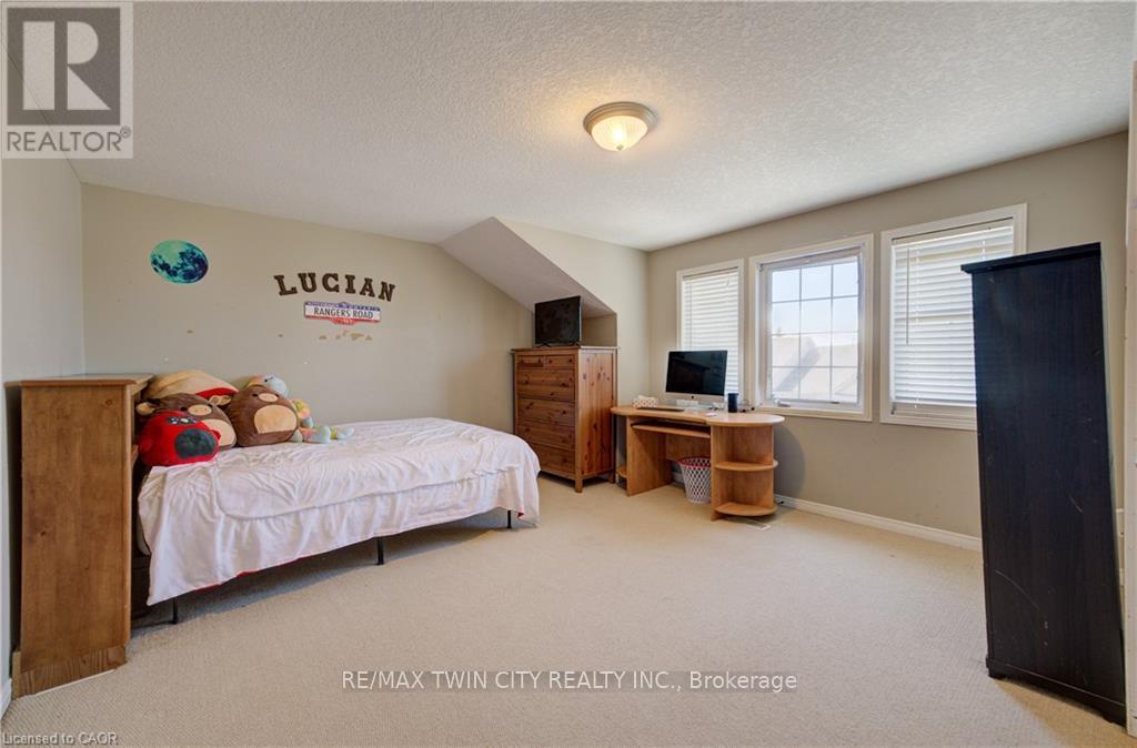 E34 - 110 Activa Avenue, Kitchener, Ontario  N2E 3T3 - Photo 16 - X13064158