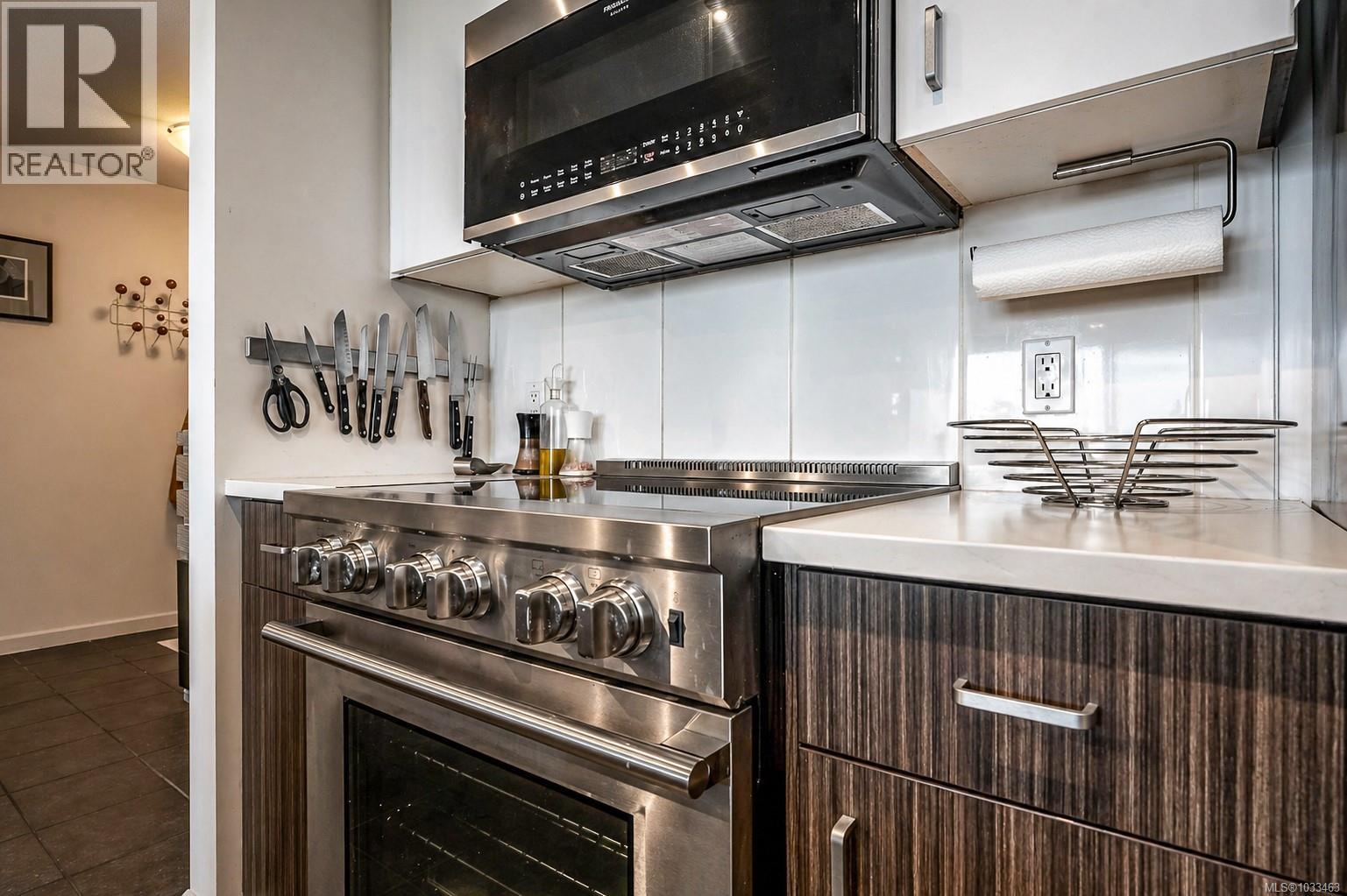 1116 160 Wilson St, Victoria, British Columbia  V9A 3P9 - Photo 13 - 1033463