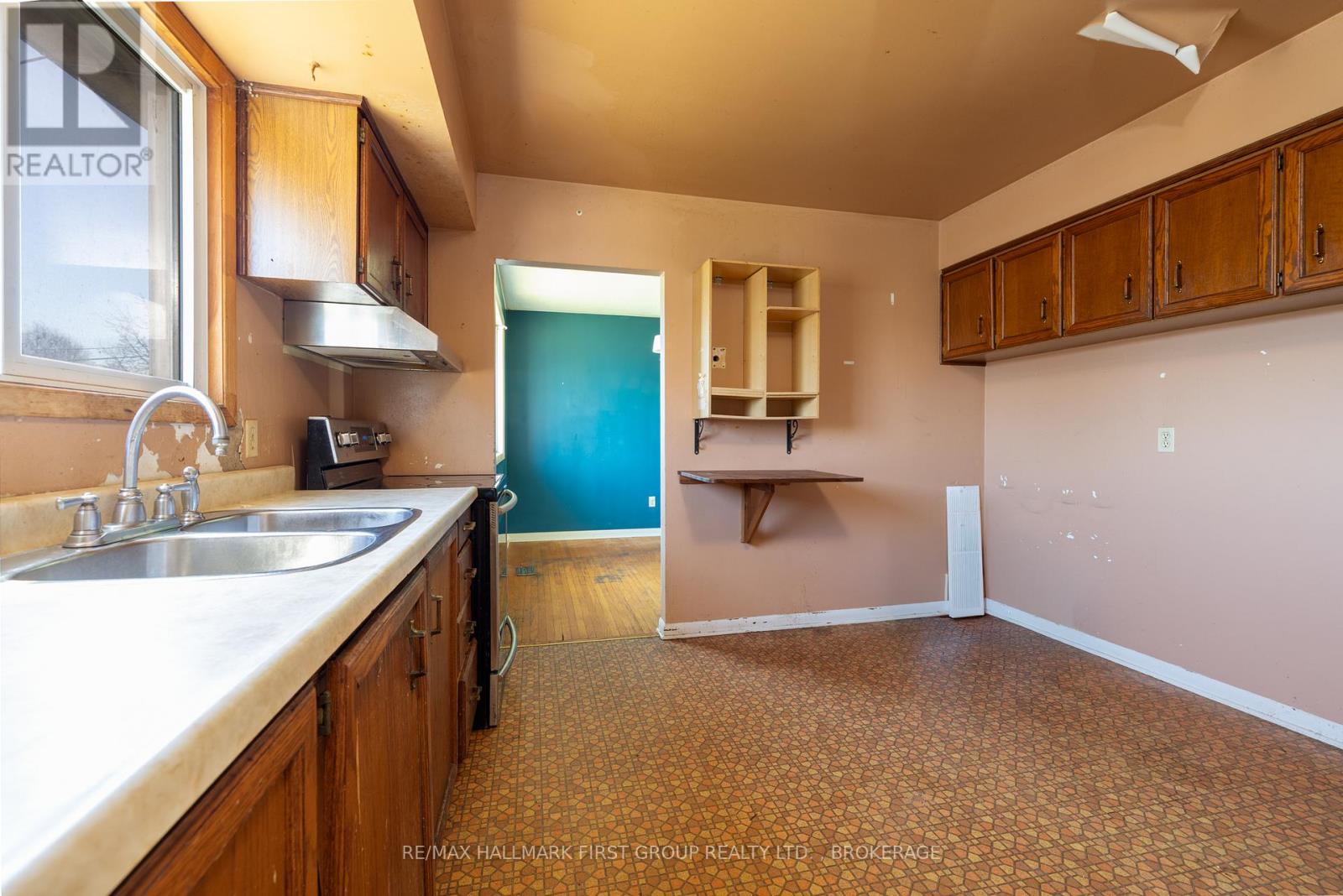 402 Parkview Drive, Kingston, Ontario  K7M 4B3 - Photo 22 - X13064450