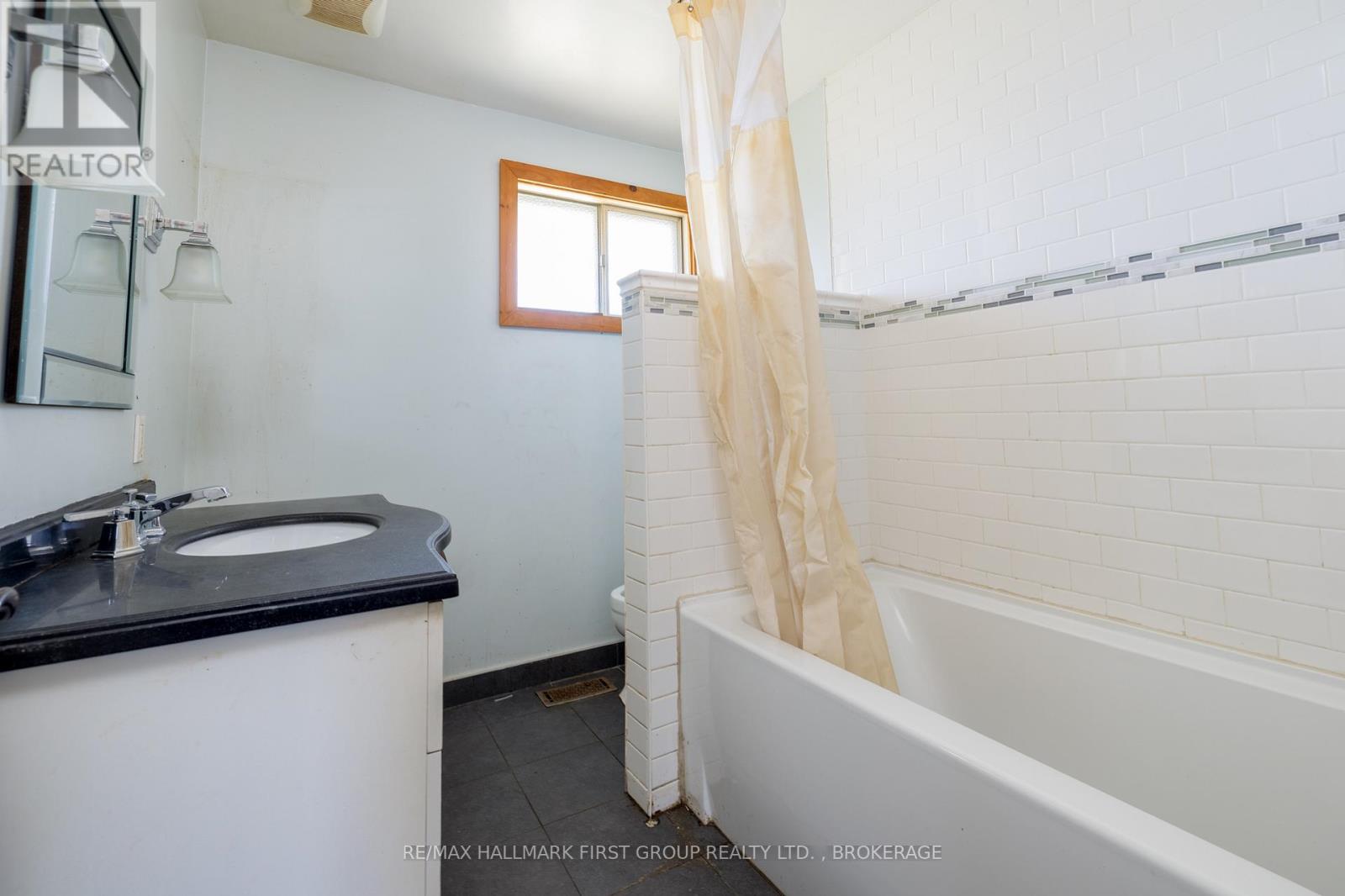 402 Parkview Drive, Kingston, Ontario  K7M 4B3 - Photo 26 - X13064450