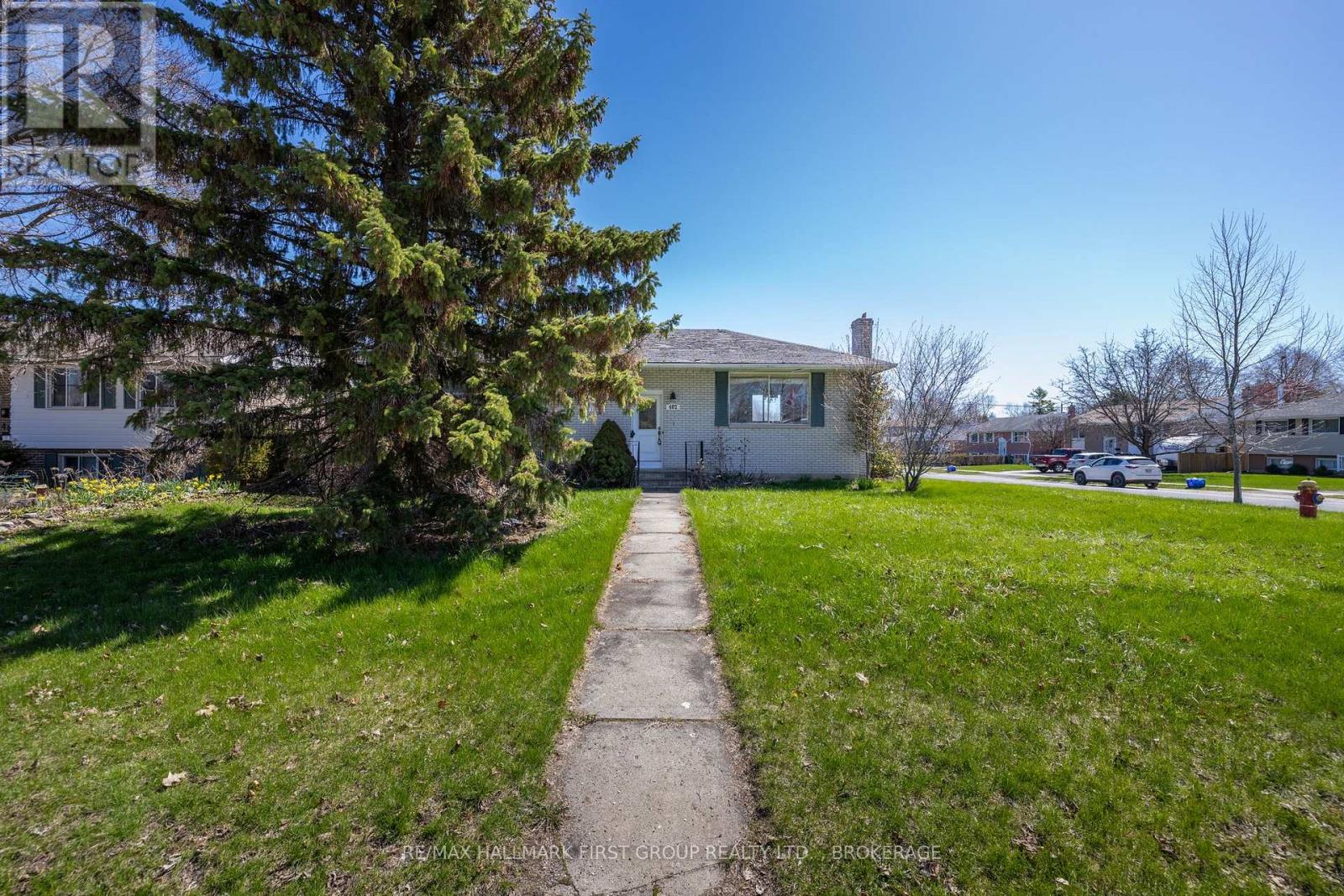 402 Parkview Drive, Kingston, Ontario  K7M 4B3 - Photo 3 - X13064450