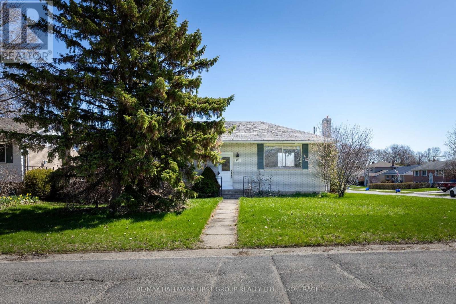 402 Parkview Drive, Kingston, Ontario  K7M 4B3 - Photo 4 - X13064450