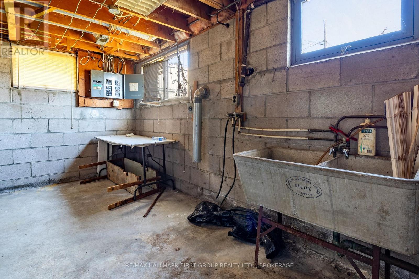 402 Parkview Drive, Kingston, Ontario  K7M 4B3 - Photo 40 - X13064450