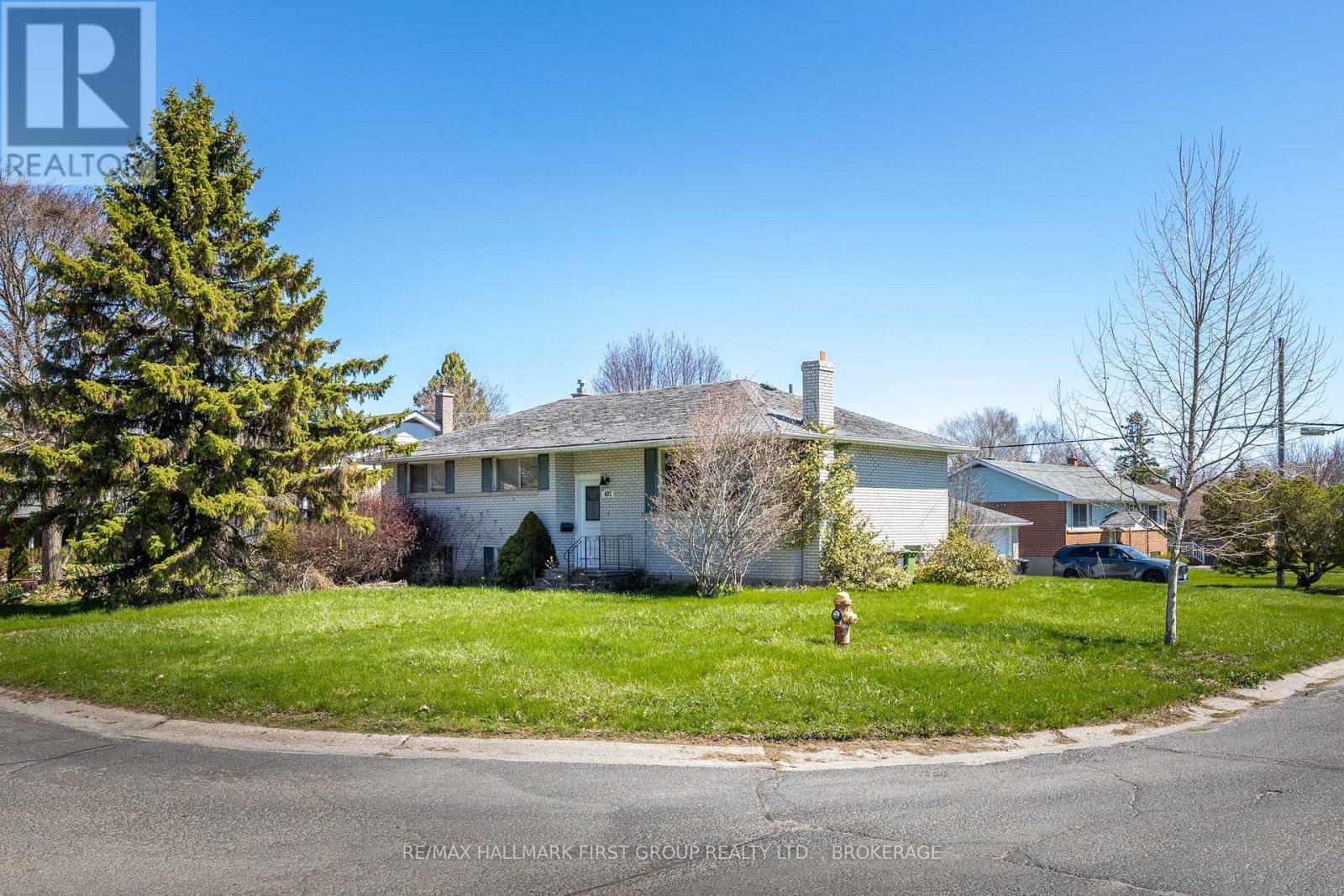 402 Parkview Drive, Kingston, Ontario  K7M 4B3 - Photo 6 - X13064450