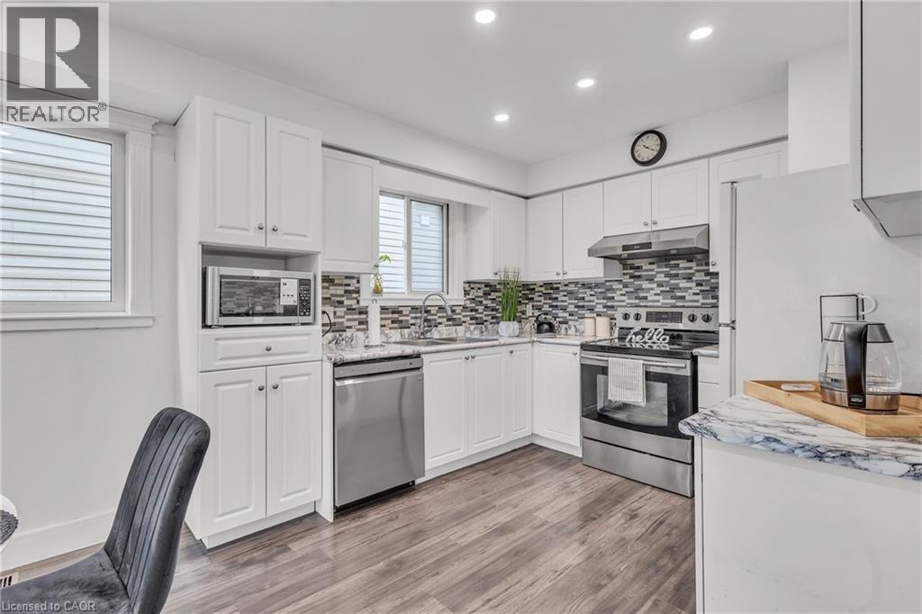 425 Erinbrook Drive, Kitchener, Ontario  N2E 3S4 - Photo 16 - 40824154