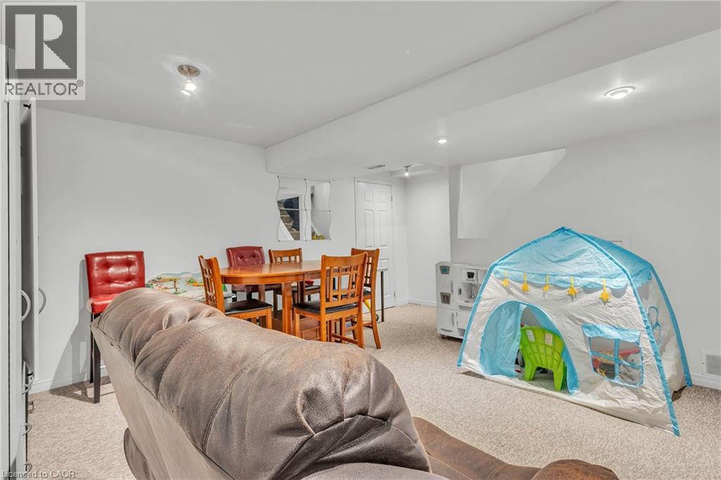 425 Erinbrook Drive, Kitchener, Ontario  N2E 3S4 - Photo 35 - 40824154