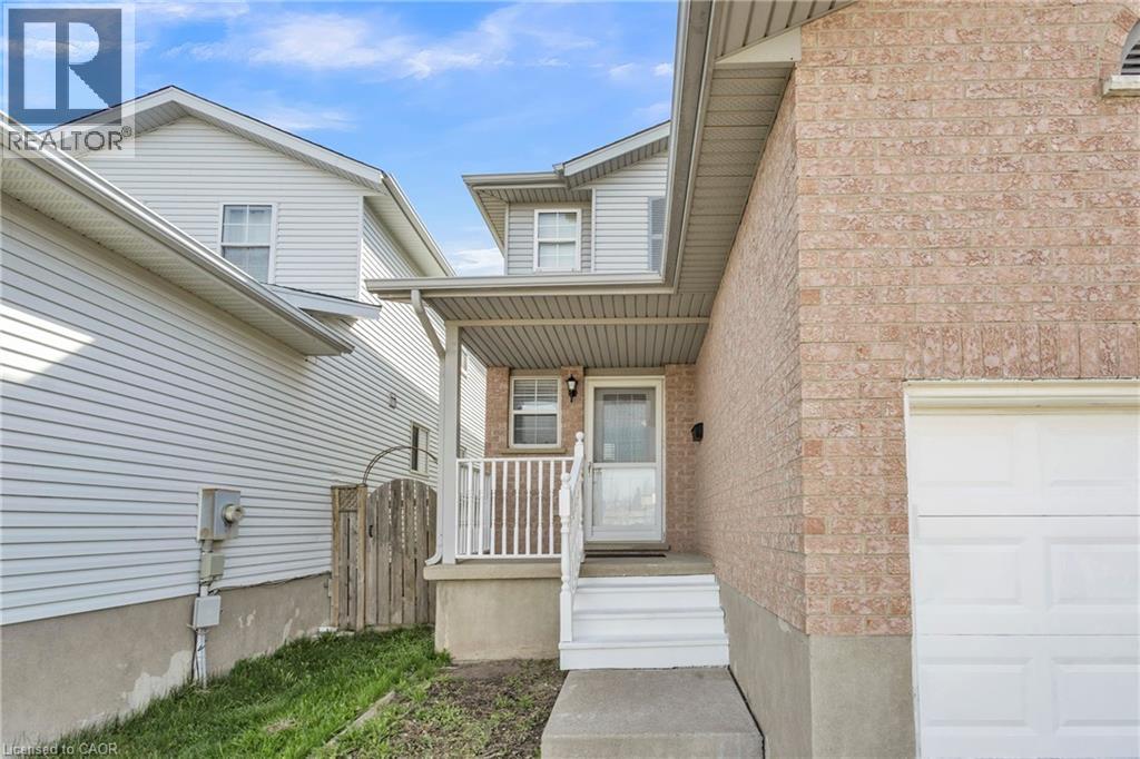 425 Erinbrook Drive, Kitchener, Ontario  N2E 3S4 - Photo 4 - 40824154