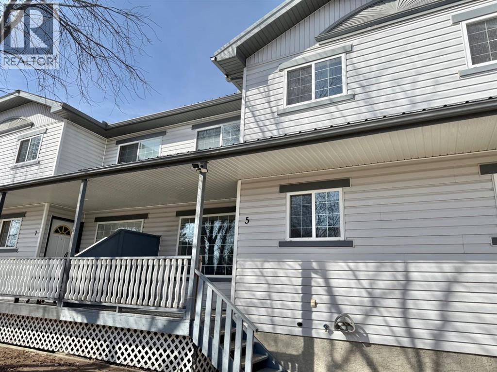 5 Garrow Crescent E, Brooks, Alberta