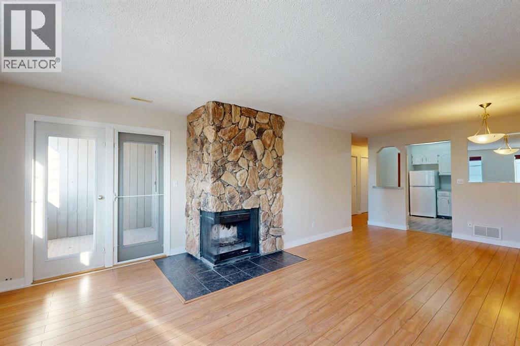 206, 4714a 49 Street, Stettler, Alberta  T0C 2L2 - Photo 2 - A2275987