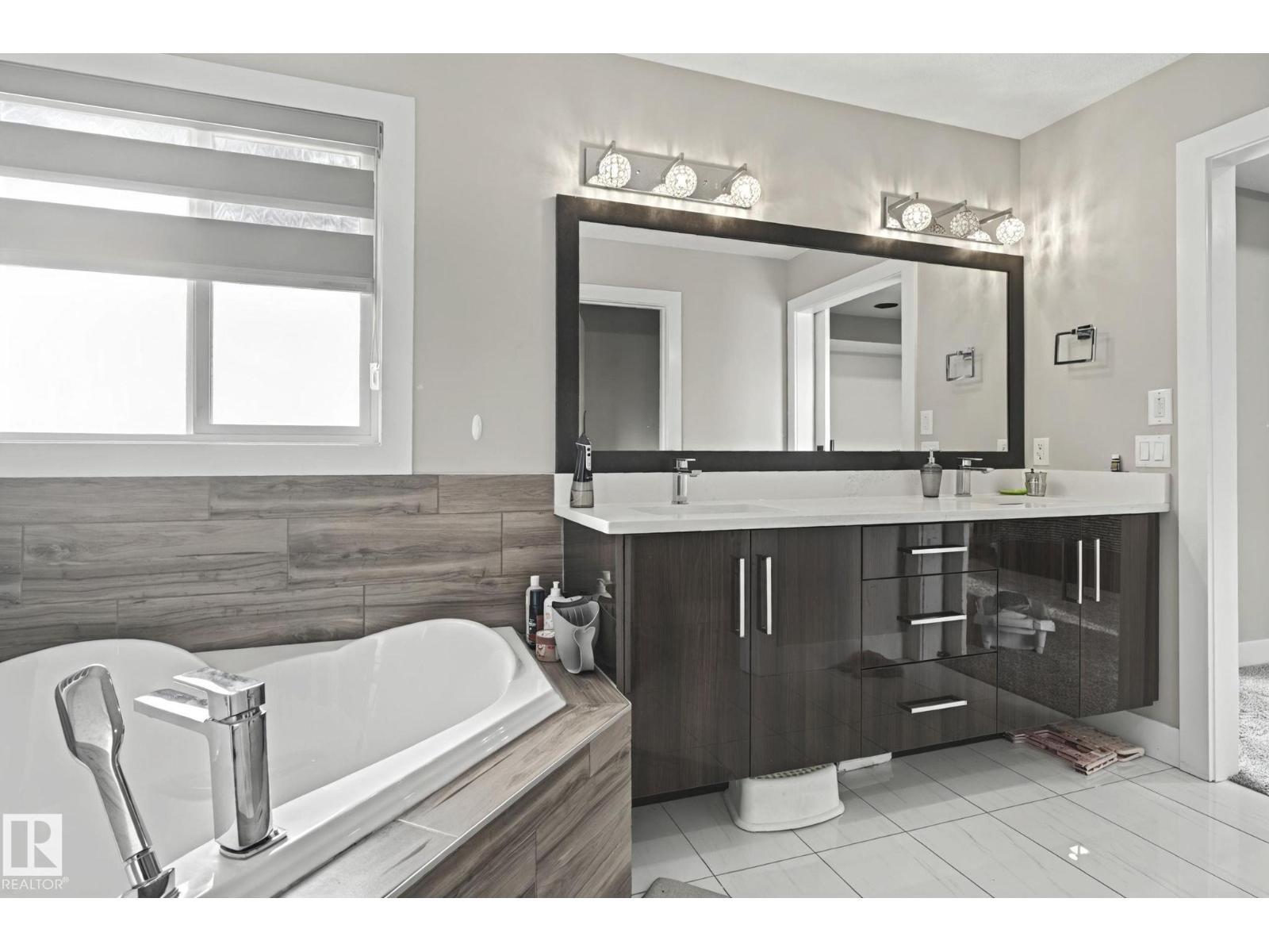 4119 7 Av Sw, Edmonton, Alberta  T6X 2J2 - Photo 38 - E4484939