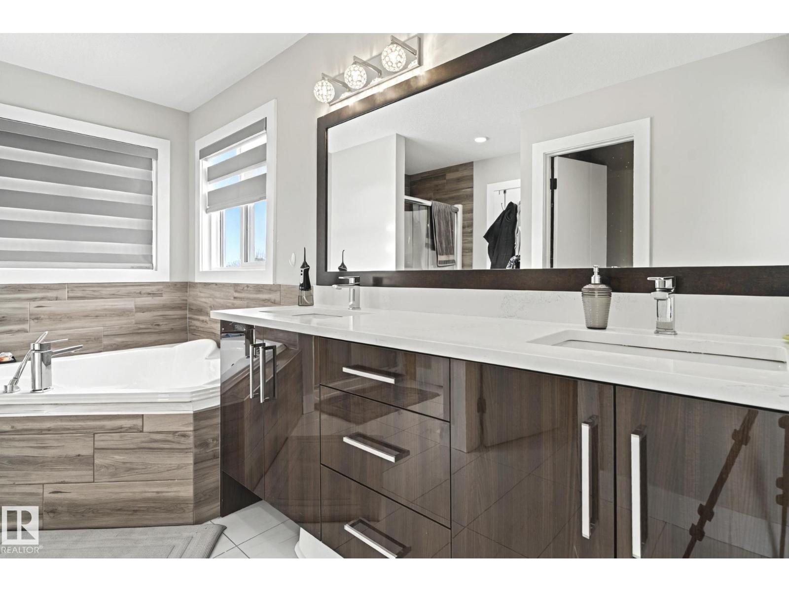 4119 7 Av Sw, Edmonton, Alberta  T6X 2J2 - Photo 36 - E4484939