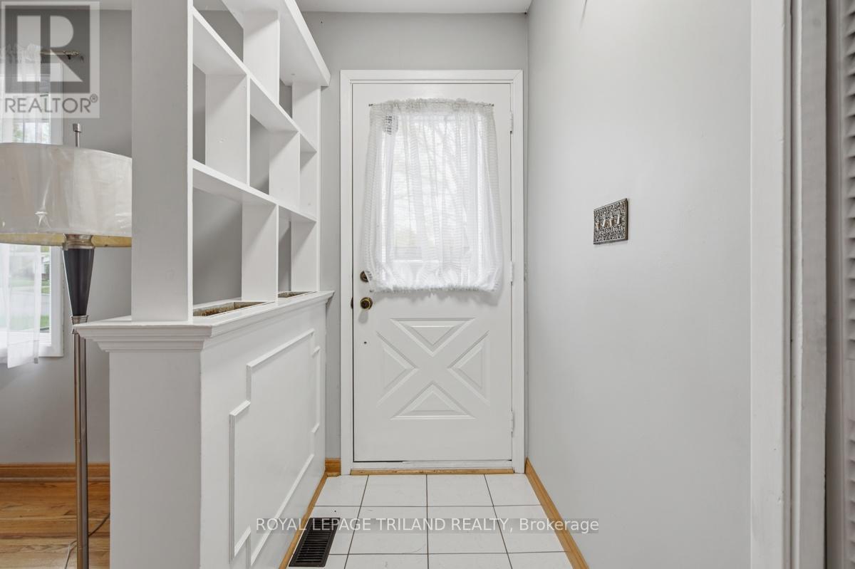 1281 Victoria Drive, London East, Ontario  N5Y 4E5 - Photo 5 - X13064436