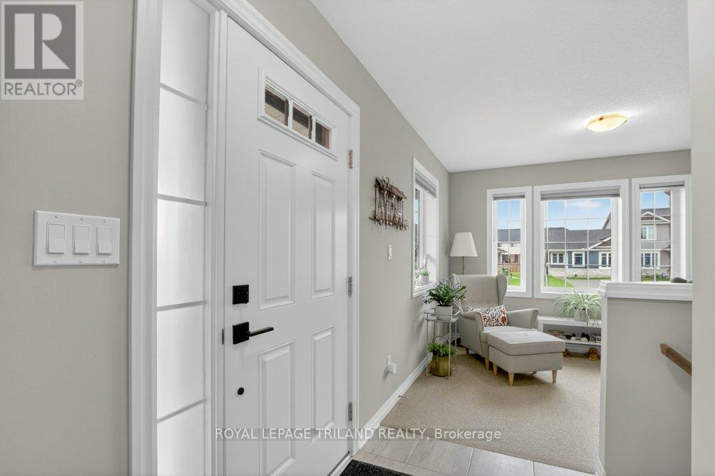 2 Ambrosia Path, St. Thomas, Ontario  N5R 0J8 - Photo 4 - X13064468
