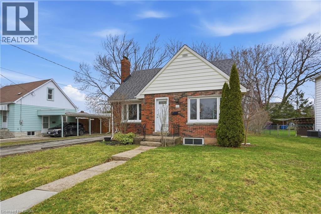 22 Greenwood Avenue, Welland, Ontario  L3C 4B2 - Photo 2 - 40814949