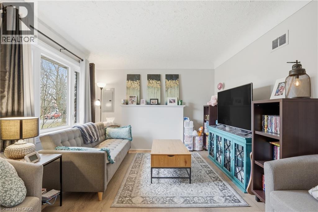 22 Greenwood Avenue, Welland, Ontario  L3C 4B2 - Photo 6 - 40814949