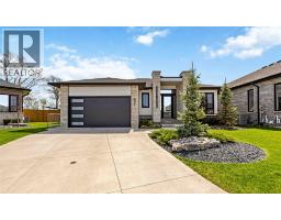 621 MEAD COURT, Sarnia, Ontario