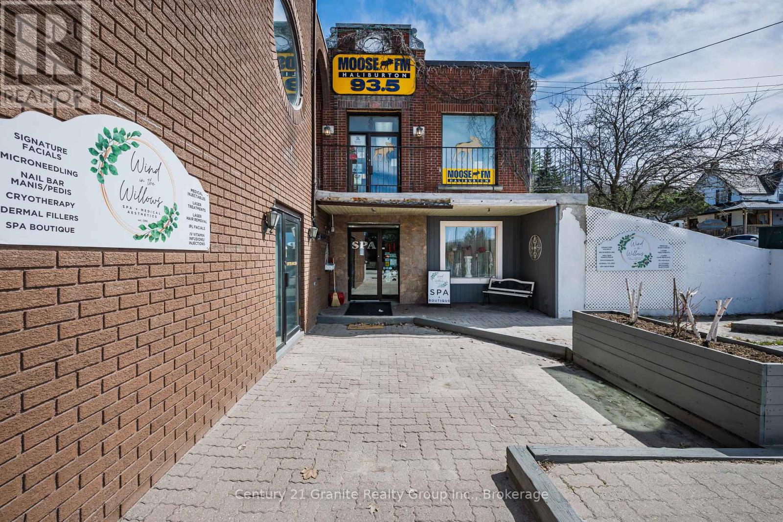 152 Highland Street, Dysart Et Al, Ontario  K0M 1S0 - Photo 2 - X12771076