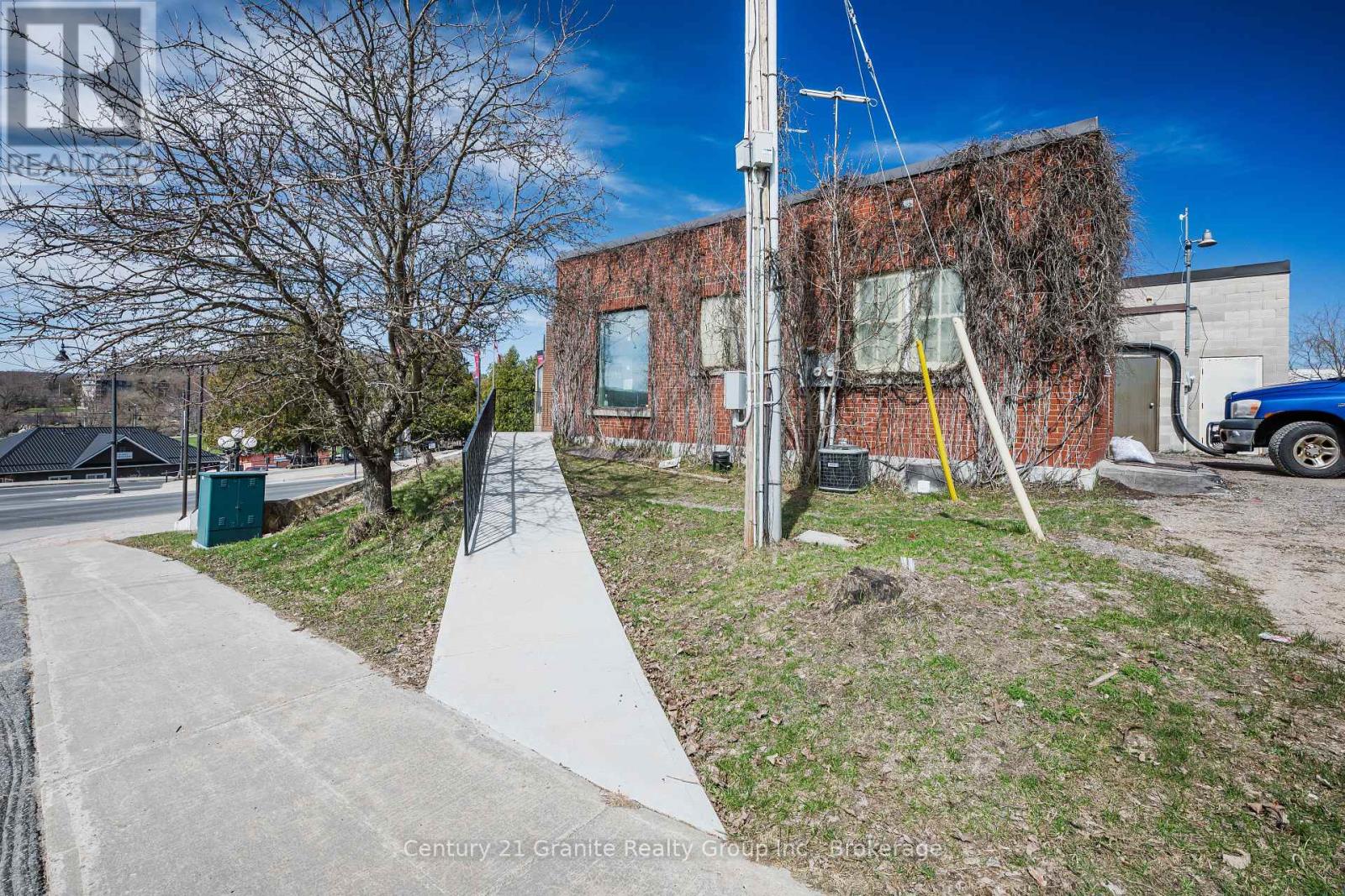 152 Highland Street, Dysart Et Al, Ontario  K0M 1S0 - Photo 40 - X12771076