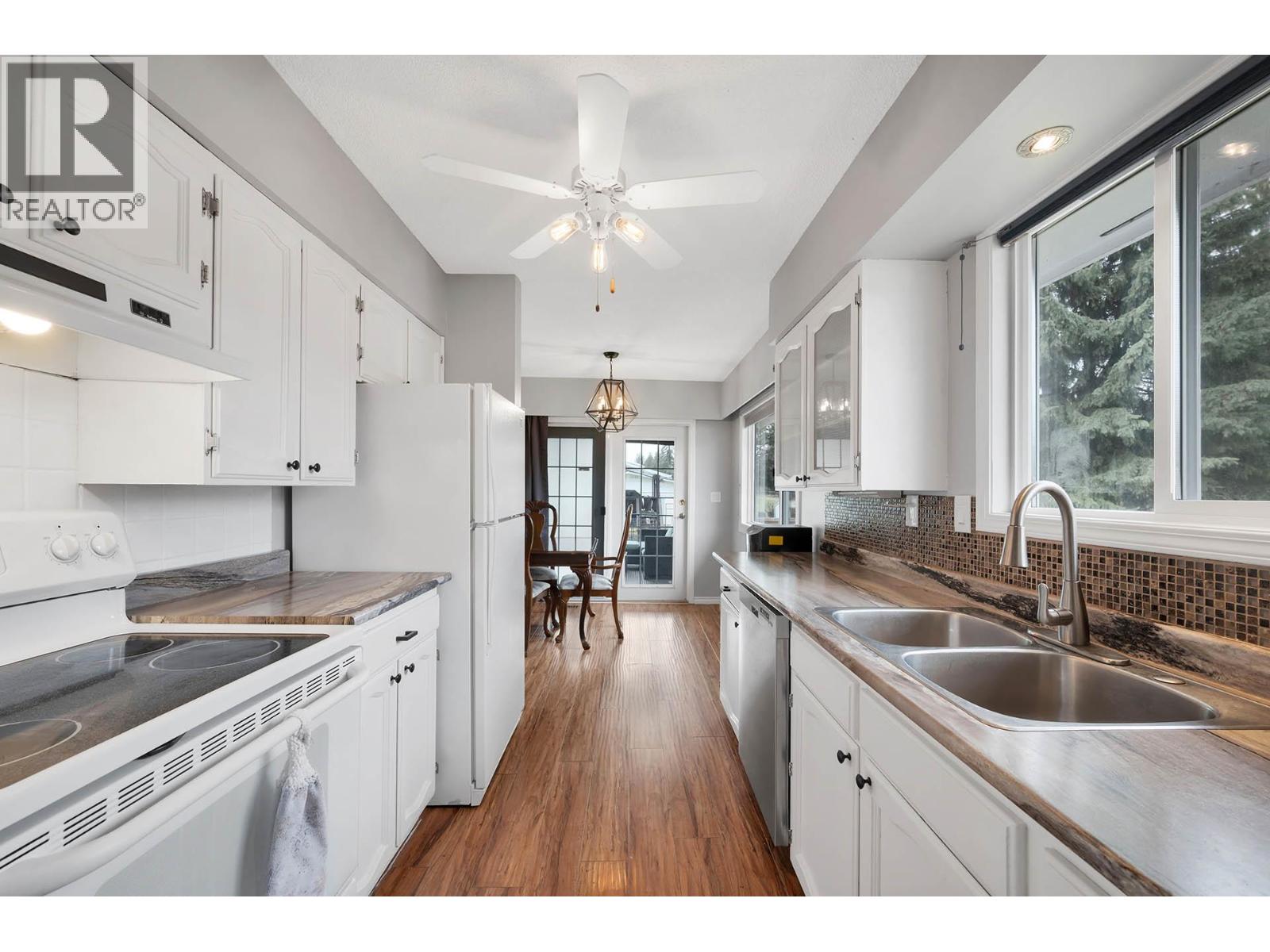 1018 Second Avenue, Chase, British Columbia  V0E 1M0 - Photo 3 - 10385481