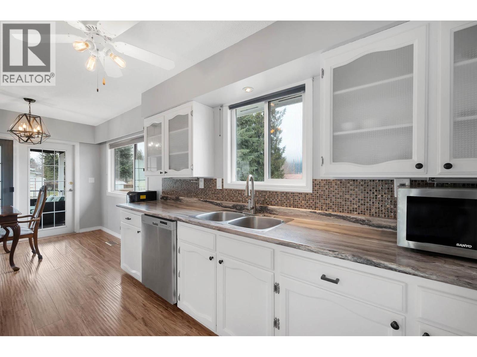 1018 Second Avenue, Chase, British Columbia  V0E 1M0 - Photo 2 - 10385481